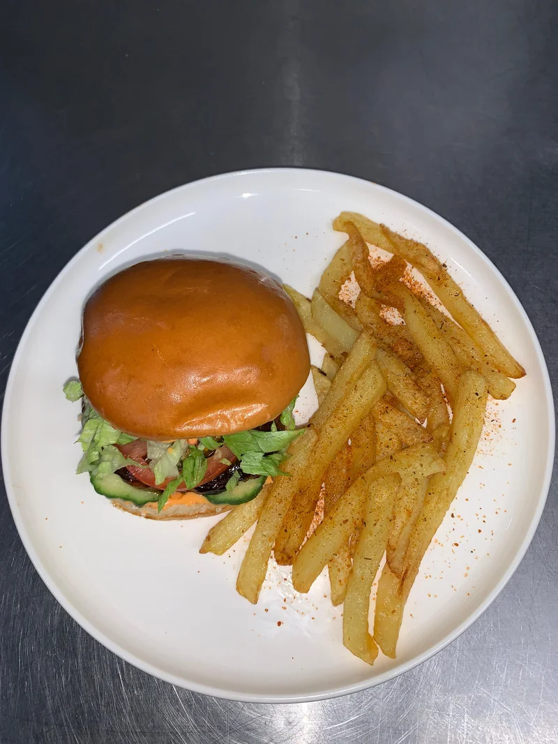 chips and burger - Perfect for busy students who need quality food quickly