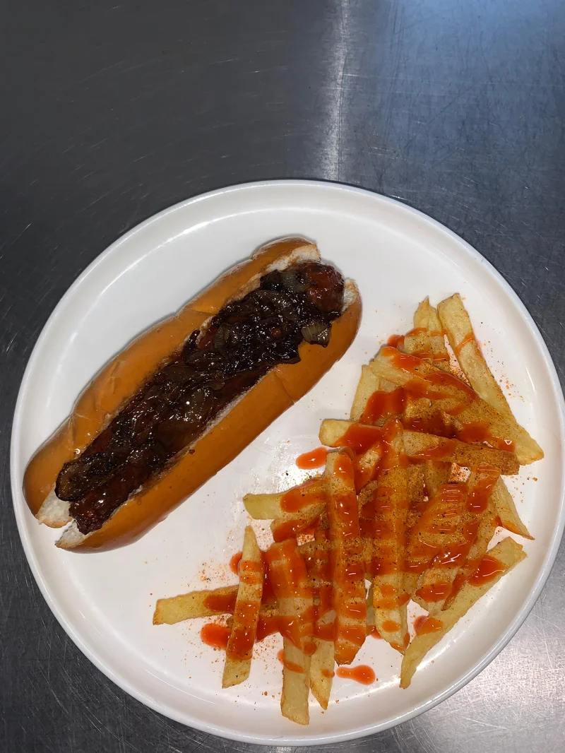 Boerewors roll with chips - Perfect for busy students who need quality food quickly